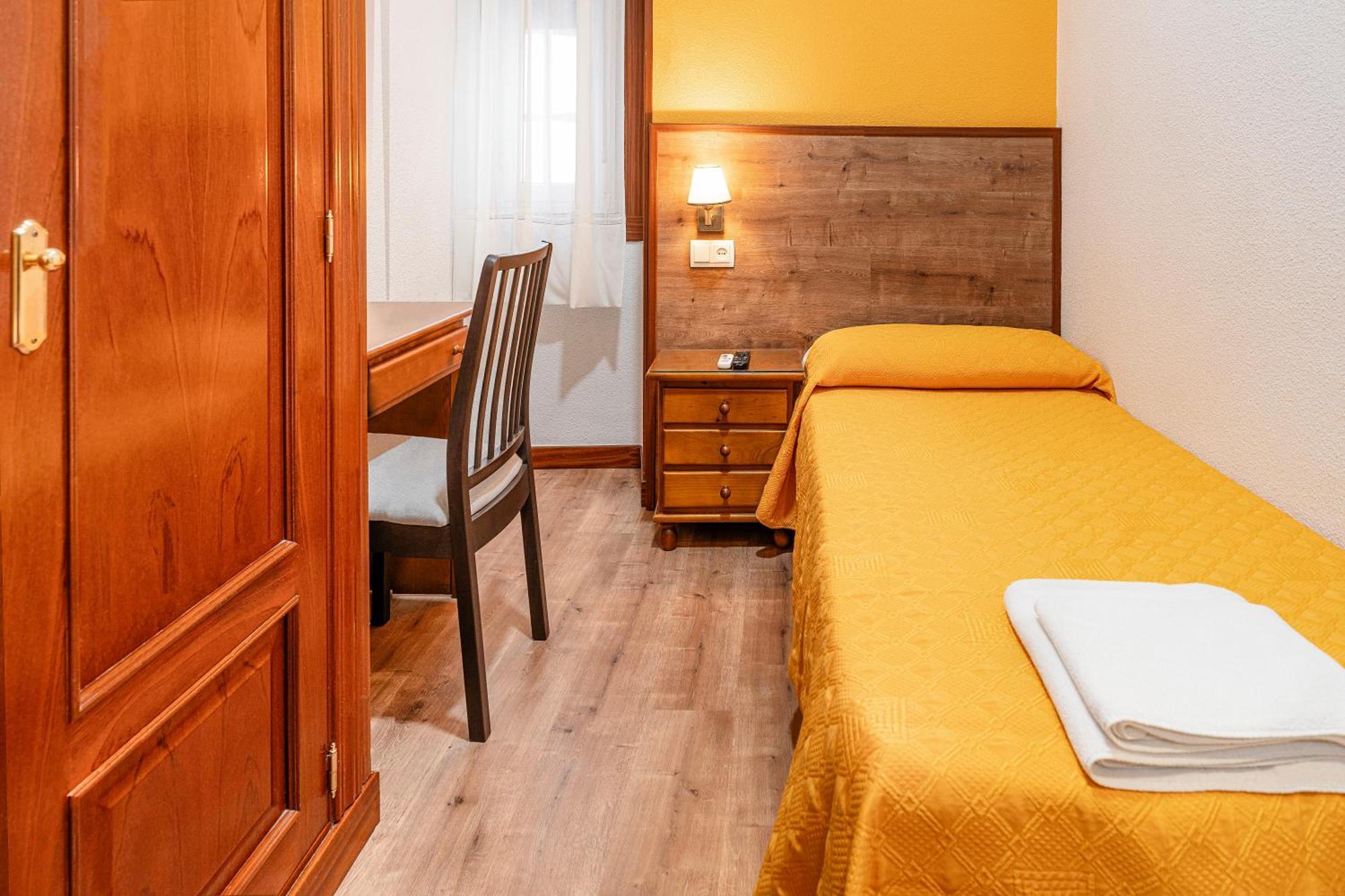Single Room,1541937358:JPEG